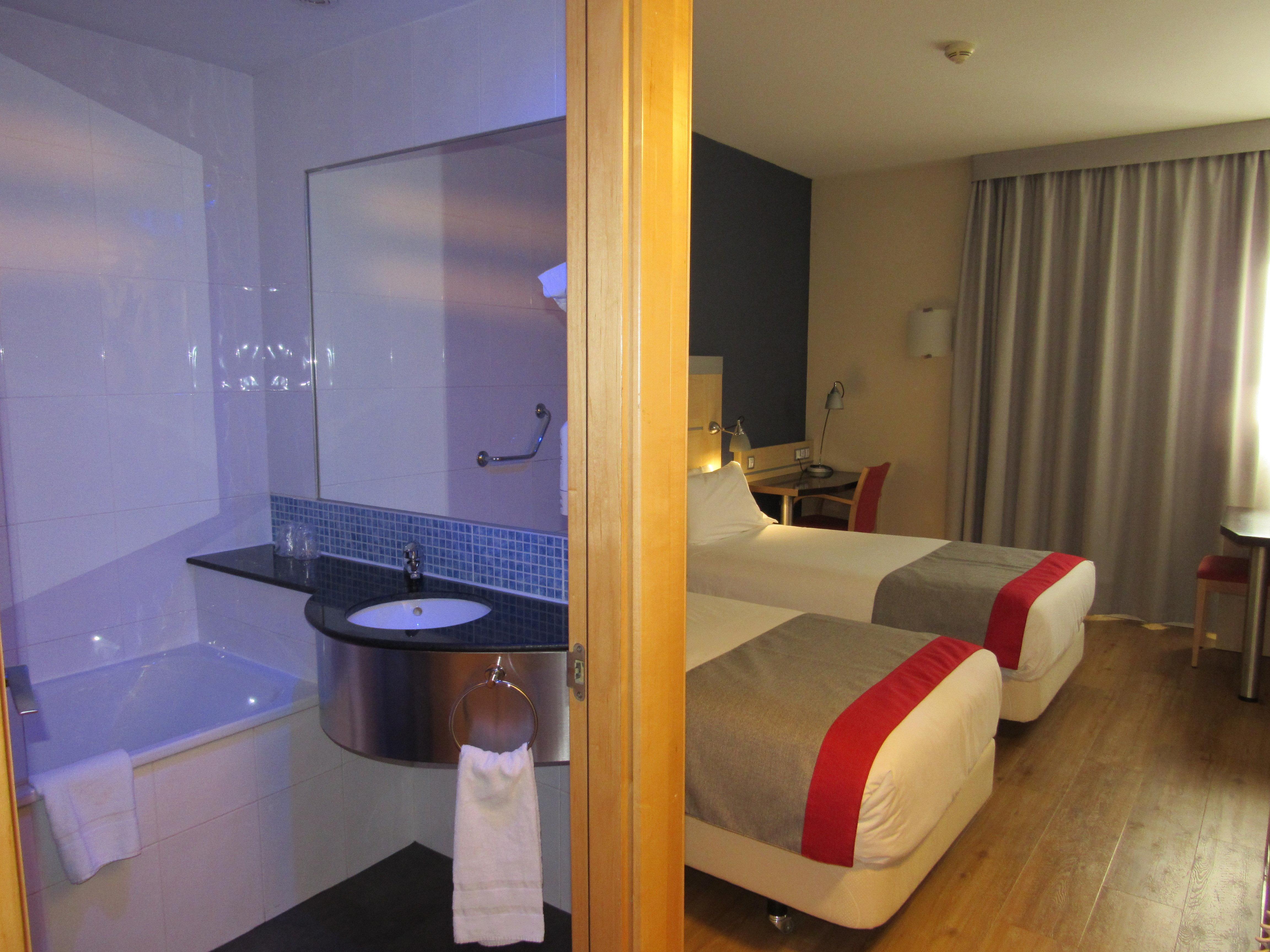 Holiday Inn Express Alcobendas, an IHG hotel Exterior foto